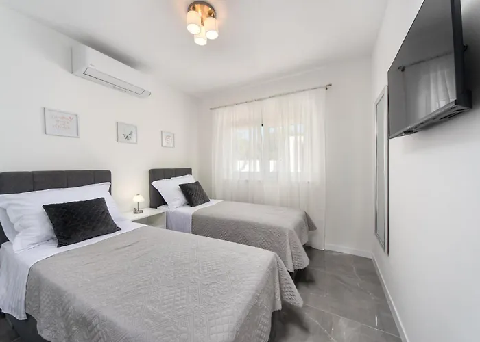 Loto Zadarvillas * פוסדריה
