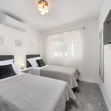 Loto Zadarvillas * Posedarje