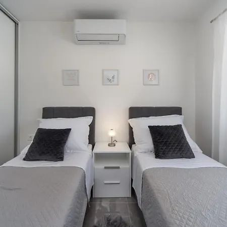 Loto Zadarvillas Posedarje